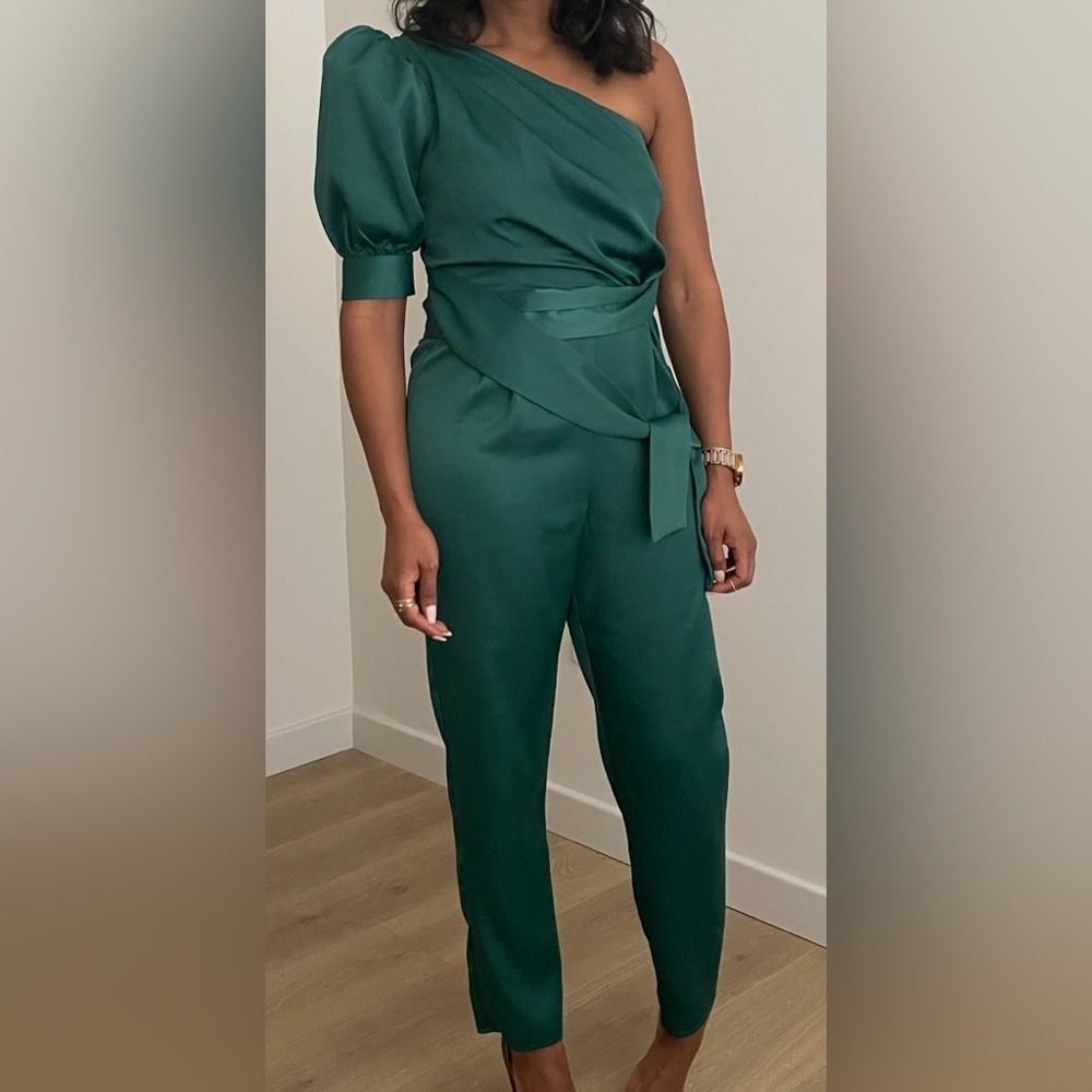 elegant jumpsuit for any event ..